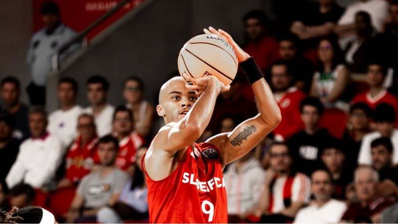 Benfica vence Oliveirense por 95-92 na Liga Betclic