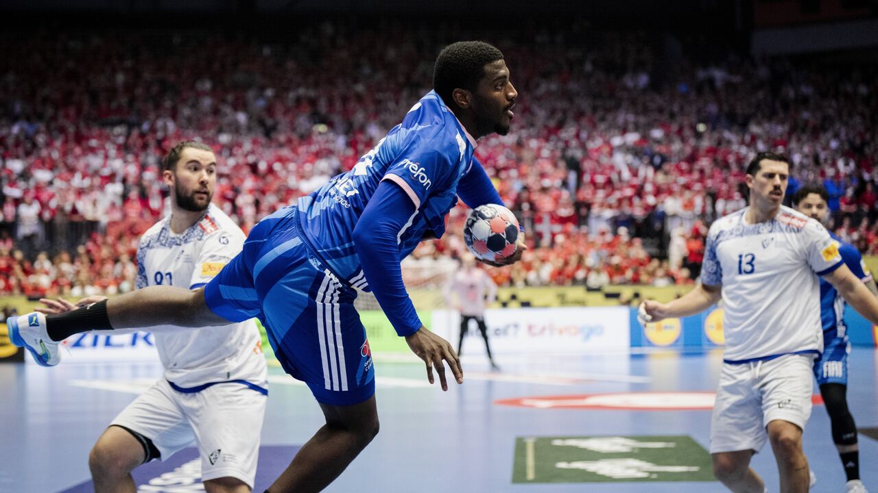 Jogo de andebol entre França e Portugal no Europeu