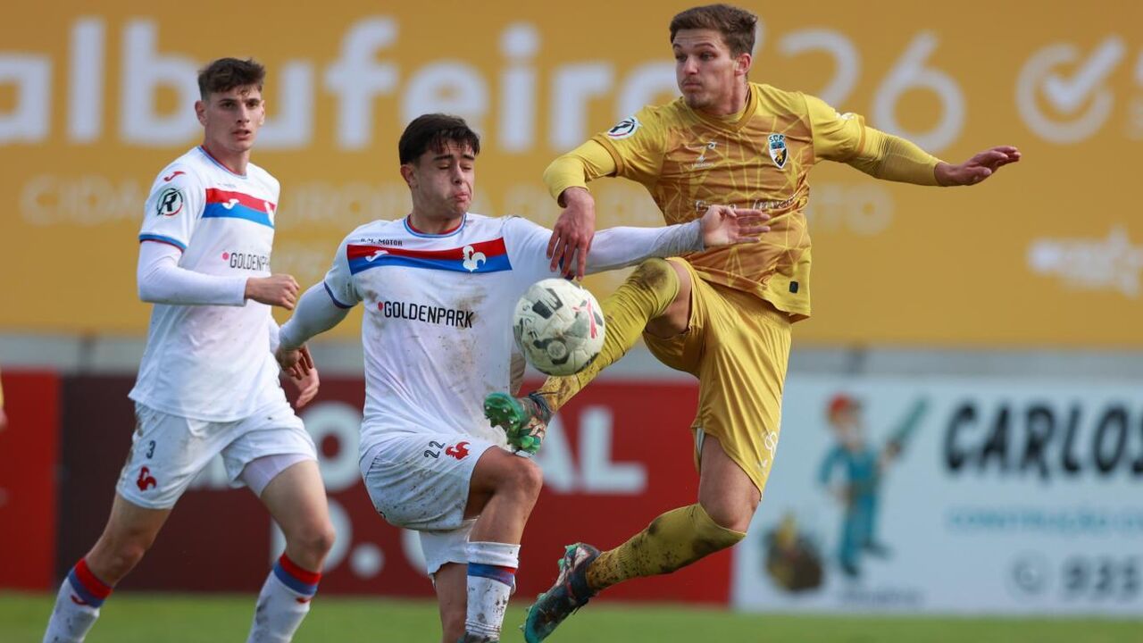 Farense vence e agrava crise do União de Leiria