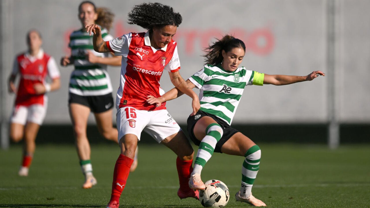 Zoï van de Ven em ação pelo Sp. Braga num jogo com o Sporting