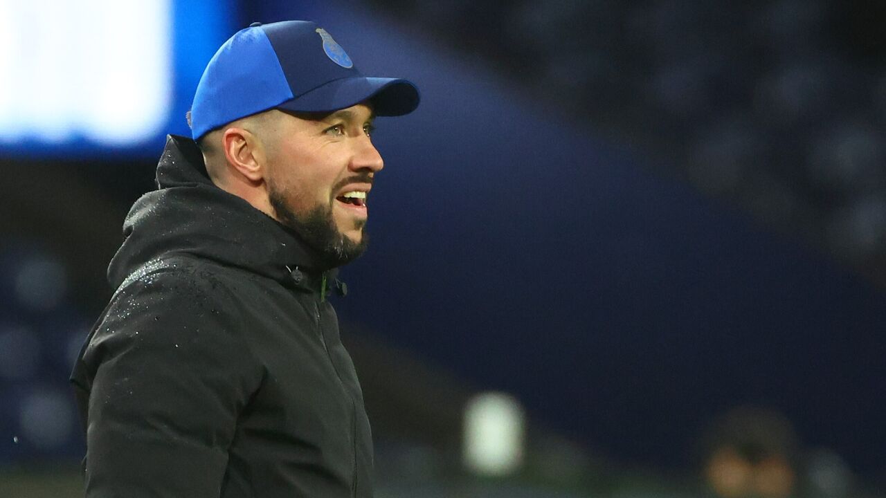 Francesco Farioli no banco do FC Porto no encontro com o Gil Vicente