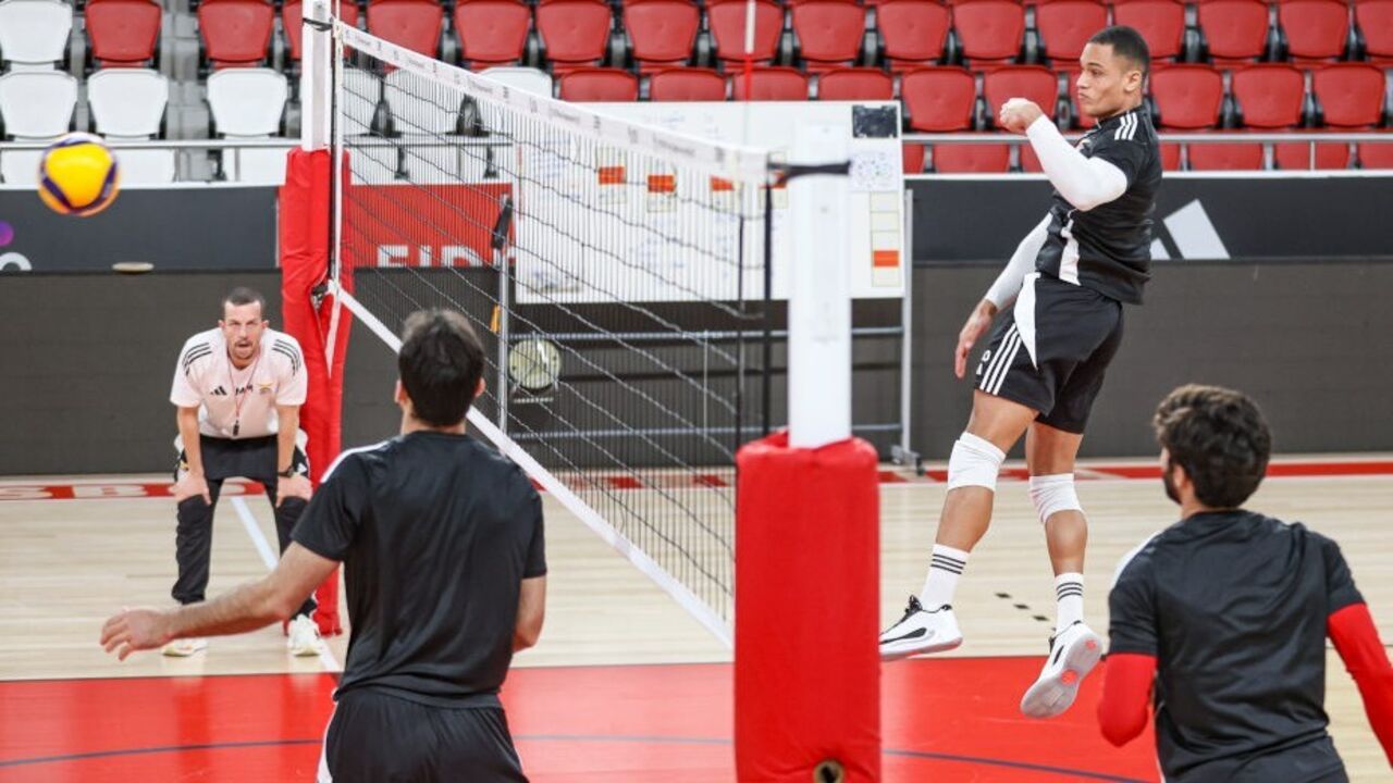 Marcel Matz atento aos treino