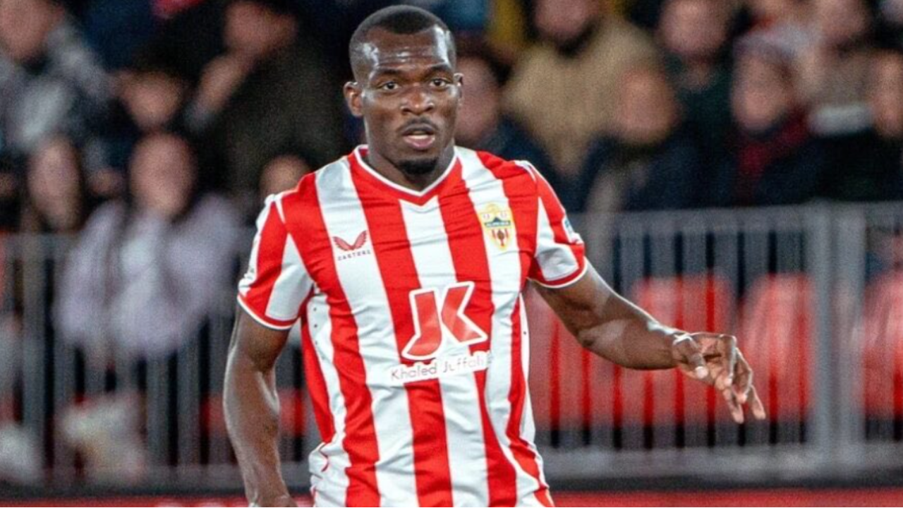 Bruno Langa perto do E. Amadora. Lateral pode ser cedido pelo Almería