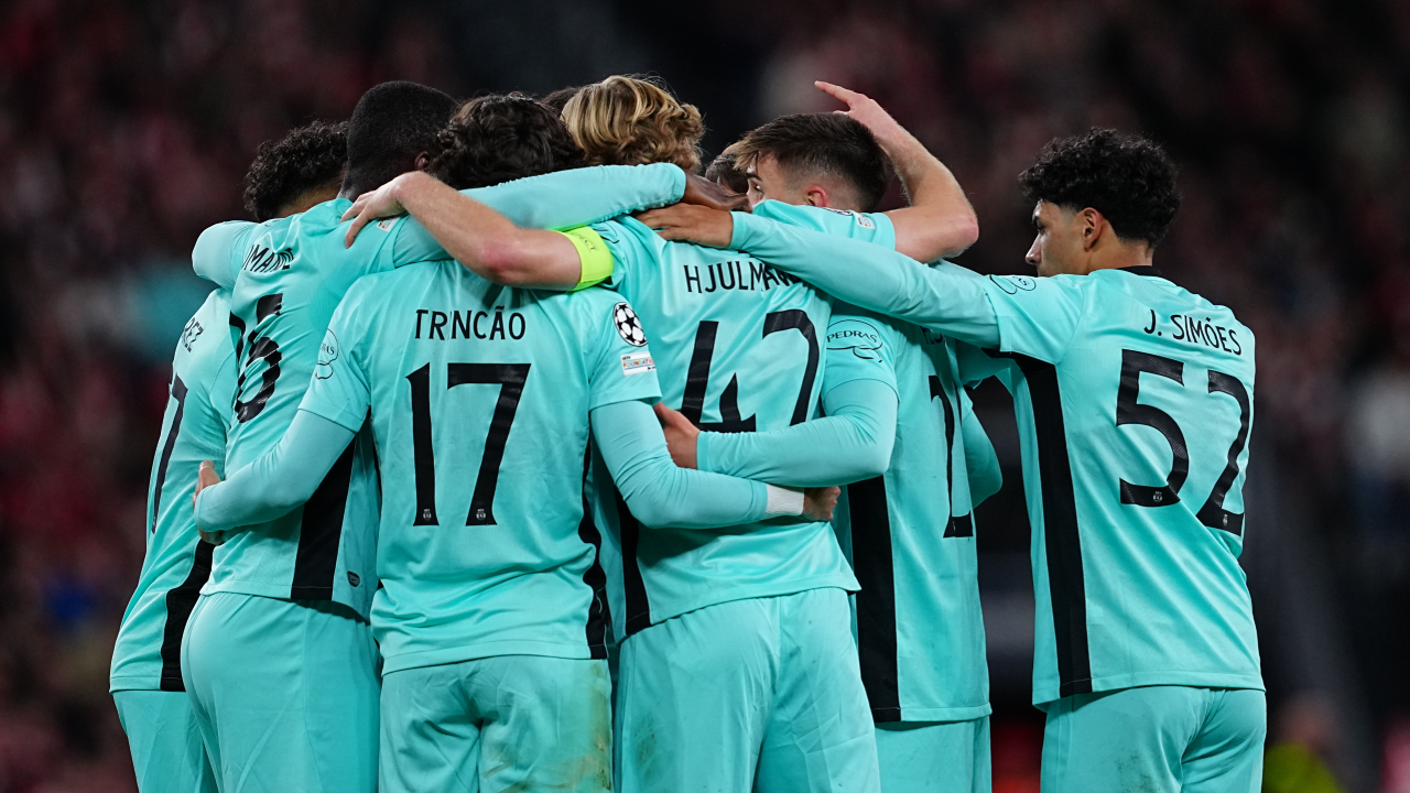 Jogadores do Sporting festejam golo de Diomande no San Mamés