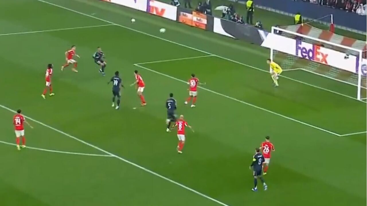 Mbappé marca na Luz e adianta o Real Madrid na partida