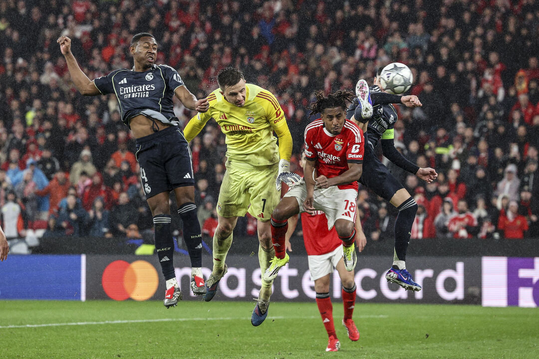 Golo de Trubin no último lance do Benfica-Real Madrid vale apuramento para o playoff da Liga dos Campeões