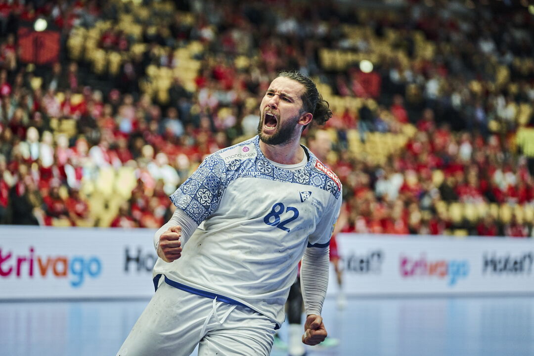 Luís Frade celebra o 5.º lugar de Portugal no Europeu frente à Suécia