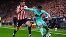 Disputa de bola entre jogadores do Ath. Bilbao e Sporting