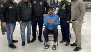 Nicolás Maduro chega a centro de detenção em Brooklyn