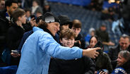 David Luiz reencontra adeptos em Stamford Bridge