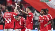 Benfica celebra goleada ao E. Amadora (4-0)