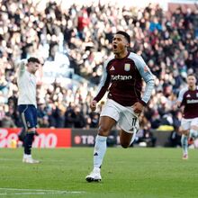 <![CDATA[ Aston Villa empata e complica contas a Benfica e Sporting no apuramento direto para a Champions ]]>