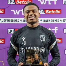 <![CDATA[ Noah Saviolo eleito o melhor jovem da 1.ª Liga pelo segundo mês consecutivo ]]>