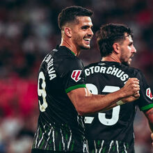 <![CDATA[ André Silva bisa na surpreendente vitória do Elche frente ao Atlético Madrid ]]>