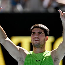 <![CDATA[ Carlos Alcaraz chega às 300 vitórias na carreira e supera marca de Nadal ]]>