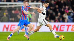 Adam Wharton (Crystal Palace) e Raúl Jiménez (Fulham)