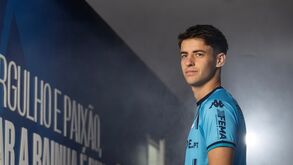 Nikita Demchenko apresentado pelo Vizela