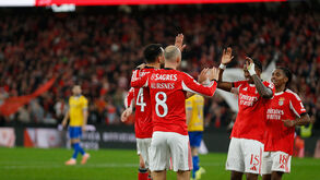 Benfica vence Estoril por 3-1 com Pavlidis em destaque