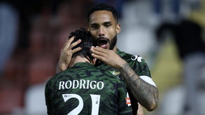 Schettine festeja golo frente ao AVS SAD