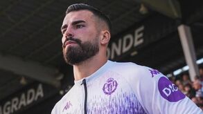Guarda-redes português do Bétis: E. Amadora fez sondagem por Guilherme Fernandes