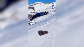 A emocionante homenagem dos esquiadores de Crans-Montana às vítimas da tragédia em bar na passagem de ano