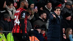 Iraola aponta para o avançado africano