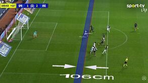 O golo do triunfo do V. Guimarães sobre o Sporting: VAR reverteu fora de jogo e validou o lance