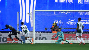 Vitória do Guimarães sobre o Sporting com dois golos de Ndoye