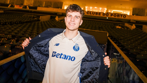 Pietuszewski foi oficializado como reforço do FC Porto