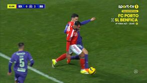 O penálti que permitiu ao Benfica reduzir frente ao Sp. Braga: Paulo Oliveira cometeu falta poucos minutos após entrar