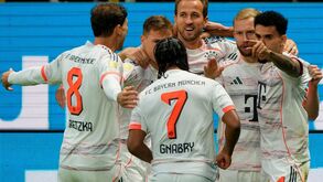 Jogadores do Bayern festejam possível renovação de contrato