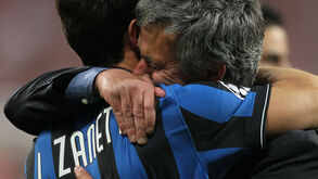 Mourinho e Zanetti relembram triplete no Inter