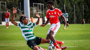 Jogo de futebol entre Sporting e Benfica na 1.ª fase do Nacional de iniciados