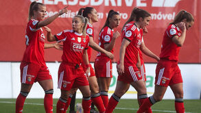 Jogadoras do Benfica a festejar