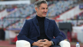 Vítor Baía e o 'golo fantasma' de Petit no clássico de 2004: «O meu VAR diz-me que não foi golo»