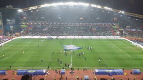 Charles ajoelhado na baliza, Beni atravessa relvado de joelhos e Nélson Oliveira com nova provocação: o final do V. Guimarães-Sp. Braga 