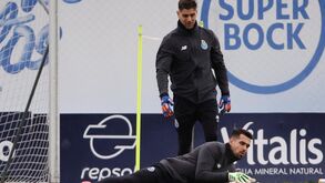 Cláudio Ramos pode substituir Diogo Costa no clássico 