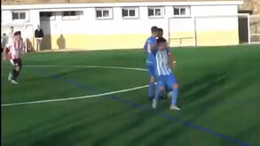 Empurrões e pontapés: jogadores... e pais envolvidos em batalha campal em jogo de juvenis em Espanha