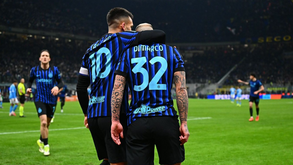 Lautaro e Dimarco festejam golo do Inter contra o Nápoles