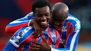 Mateta com Nketiah no Palace