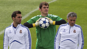 Arbeloa com Iker Casillas e José Mourinho durante os tempos de Real Madrid