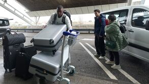 Andrew de partida para o Brasil