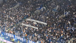 Super Dragões 'provocam' Benfica: «93.891 animais votaram no mesmo camelo! Guinness confirmou o zelo»