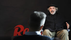 Manuel João Vieira abre o livro em entrevista a Record