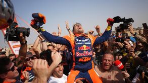 Luciano Benavides surpreende no Dakar e vence nas motas por dois segundos