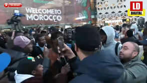 Caos em Rabat: seleção senegalesa 'engolida' por milhares de adeptos em estação de comboios