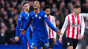 João Pedro a celebrar 