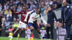 Aaron Wan-Bissaka (West Ham) e Mathys Tel (Tottenham)
