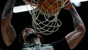 Sporting vence Ovarense 