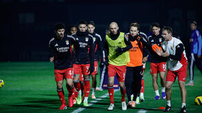 Equipa do Benfica prepara-se para o jogo da Liga Betclic com o Rio Ave